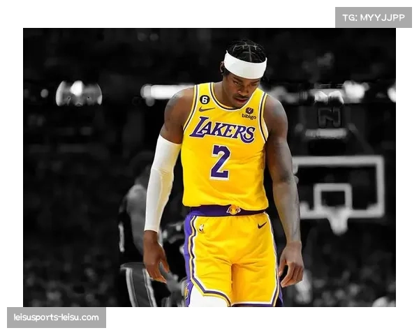 雷迪克称范德比尔特新赛季外线攻防定位提升 移动速度明显加快